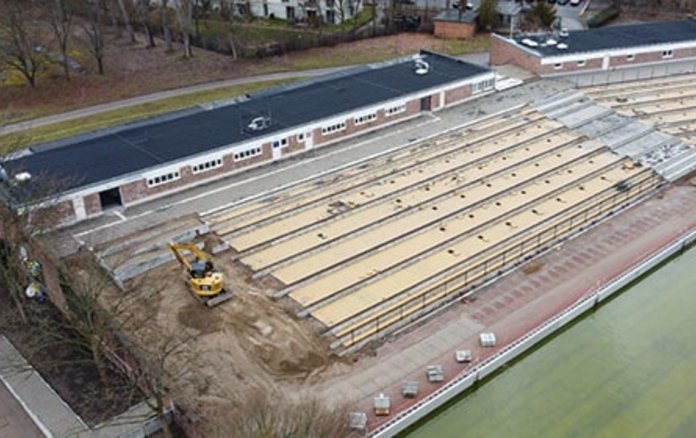 Sommerbad Pankow - Terrassen aus der Vogelperspektive, Baustelle  im Jahr 2023